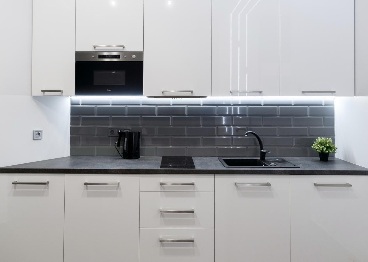 Exciting Apartment Lviv Fireplace Exterior foto